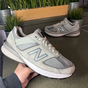 New Balance 990V5 Grey White M990GL5 Men’s Size 9 4E Wide Value $200 Shoes